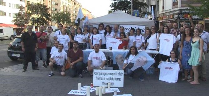 CHP'liler Berlin'de adalet çadırı kurdu