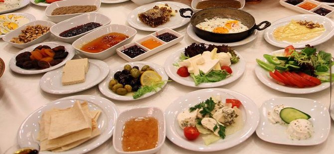 Sağlık Bakanlığı'nda 'örnek' kahvaltı