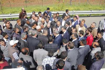 Şanlıurfa'da çiftçiler AK Partili adayların yolunu kesti