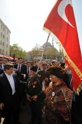 Davutoğlu trafiğe girdi, yarımada turu attı (1)