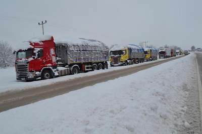 İnegöl’de 2 kilometrelik TIR kuyruğu