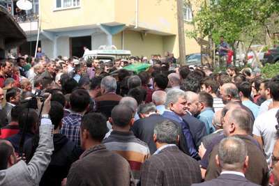 Trafik kazası kurbanı üniversiteli Zonguldak'ta toprağa verildi