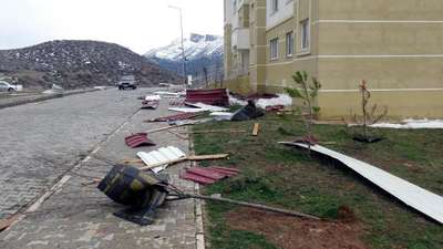 Bingöl, Tunceli ve Elazığ'da kar yolları kapattı (3)
