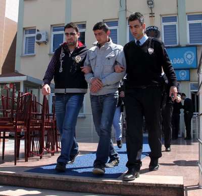 Playstation kafede hırsızlığa 2 tutuklama