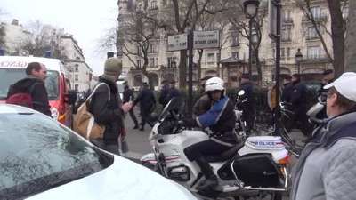 Paris'te mizah dergisine saldırı: 2'si polis 12 ölü (4)