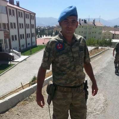 Sivaslı uzman çavuş birliğinde intihar etti(2)