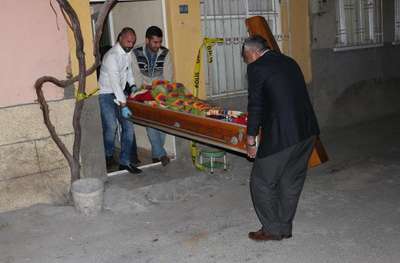 Suriyeli öğretmen boğazı kesilerek öldürüldü