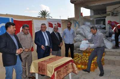 Türk Kızılayı yardımı Tuzhurmatu'daki göçmenlere ulaştı