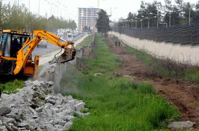 Diyarbakır'da belediyeden askere 'yol teşekkürü'