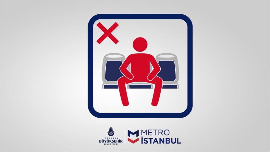 Metroda 'yayılarak oturma' uyarısı