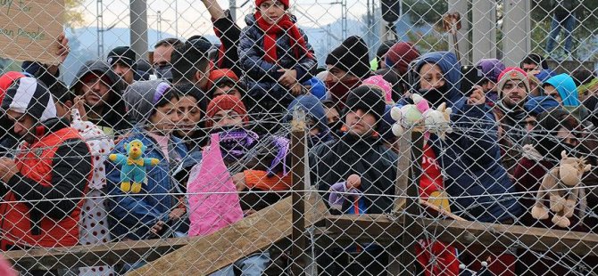 'Birkaç aylık bebekler bile gözaltında tutuluyor'