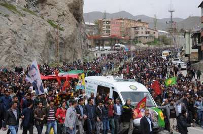 Kobani'de çatışmada ölen YPG'li, Hakkari'de toprağa verildi