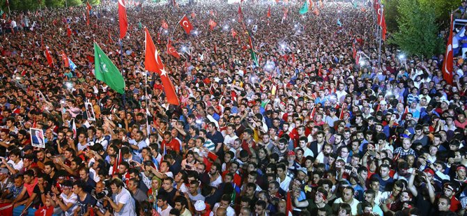 Cumhurbaşkanı konuşurken drone düştü: Yaralılar var