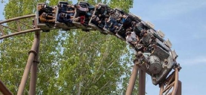 Lunaparkta trenler çarpıştı: 26 yaralı