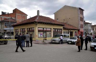 Kahvehanede silahlı kavga: 1 ölü