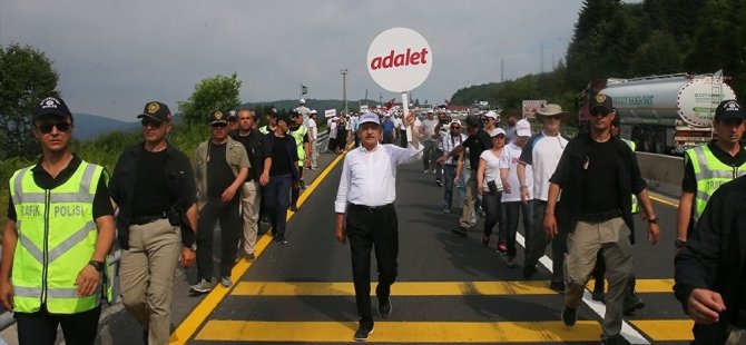 Ayakkabılarını Koç Müzesi istedi