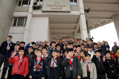 Kına yakılarak Çanakkale'ye uğurlandılar