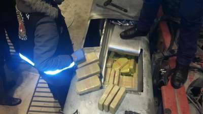 TIR’ın yakıt deposundan 122 kilo eroin çıktı