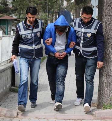 Ayakkabı hırsızları yakalandı