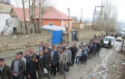 Başkale'de Sakal-ı Şerif kuyruğu