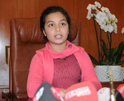 Fatma Şahin, koltuğunu minik Sude'ye verdi
