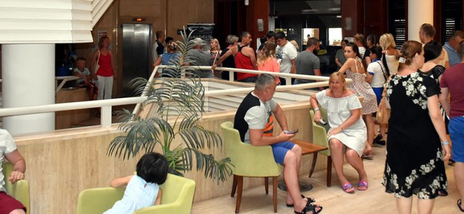 Otel tahliye edildi, 400 turist ortada kaldı