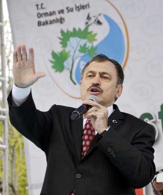 Bakan Veysel Eroğlu: Avukatın yaptığı densizce hareket