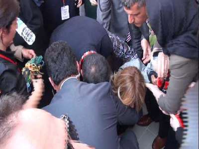 Gülben Ergen, Özgecan Aslan Anaokulu'nun açılışında duygulanıp baygınlık geçirdi