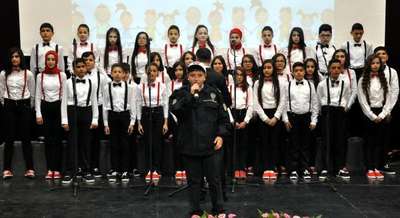 Sivas'ta 23 Nisan töreninde çelenk gerginliği (2)