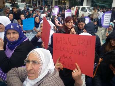 Siirt'te kadın cinayetleri protesto edildi