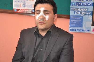 Öğretmen dövülen okulda jandarma önlemli 23 Nisan kutlaması