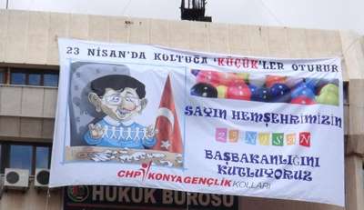 Konya'da CHP'den Başbakan Davutoğlu’na karikatürlü eleştiri