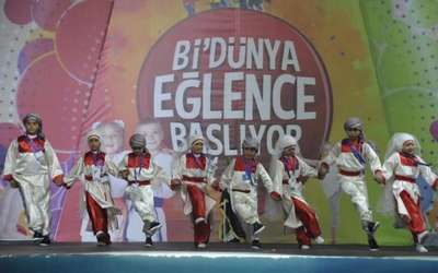 Dünya çocukları eğlendi