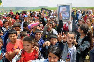 Cizre'de öldürülen Nihat Kazanhan'a protestolu anma