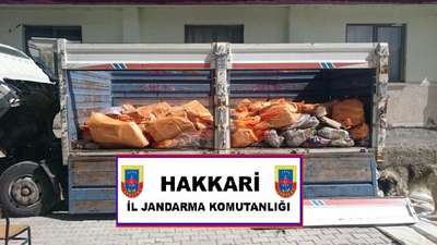 Hakkari'de kaçak et ve çay ele geçirildi