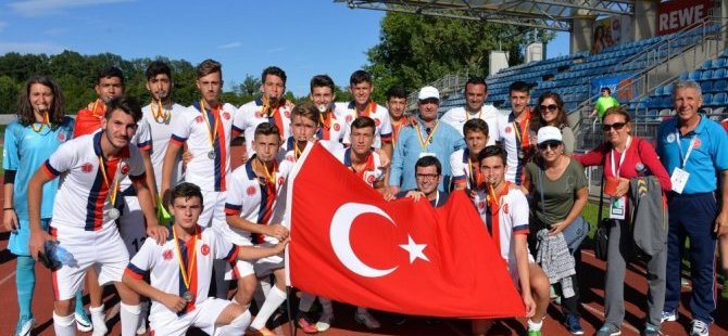Almanya'dan 15 madalya ve 2 kupayla döndüler