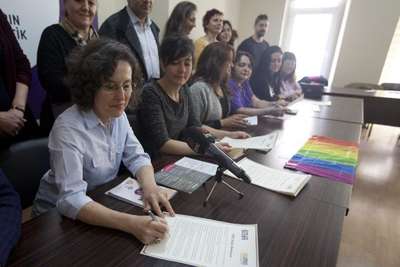 HDP İstanbul Adayları LGBTİ Hakları Sözleşmesi’ne imza attı