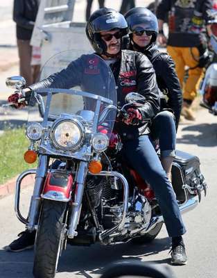 Harleyciler Antalya'da gaza bastı