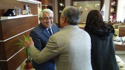 HDP’li adaylardan MHP’li Kars Belediye Başkanına ziyaret