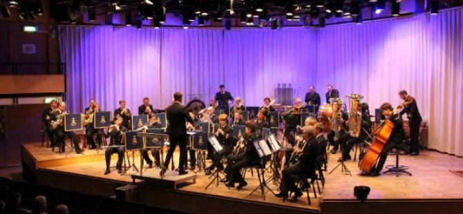 Konser dinleyebilmek için 'vatandaşlık' şartı