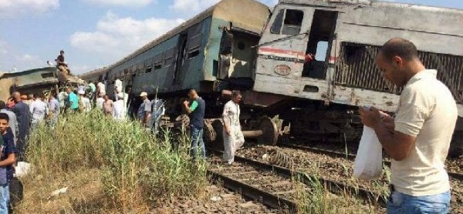 Mısır'da tren kazası: 49 ölü