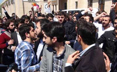 Sakarya Üniversitesi'nde bahar şenliği karşıtı gösteri