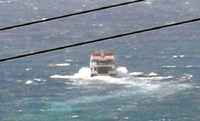 BODRUM'DA FIRTINA VE YAĞMUR HAYATI OLUMSUZ ETKİLEDİ