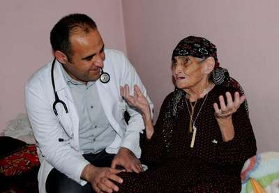 Ayağına gelen doktor sağlığına kavuşturdu