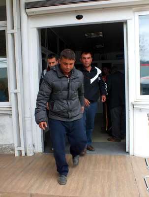 İnsan kaçakçılarına şafak baskını: 8 gözaltı