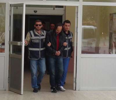 Uyuşturucu komasındaki arkadaşını ölüme terk edip kaçtı