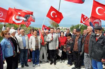 Bulamaç Adası'na yüzme protestosuna jandarma engeli