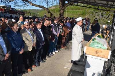 5'inci kat balkonundan düşen liseli Esra öldü (2)