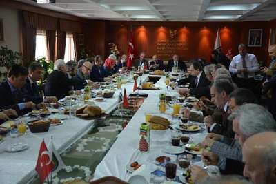 Müezzinoğlu: Bu ülkede zaman zaman hukukla darbe yapılmak istendi