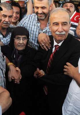 Hanefi Avcı, annesini kaybetti
